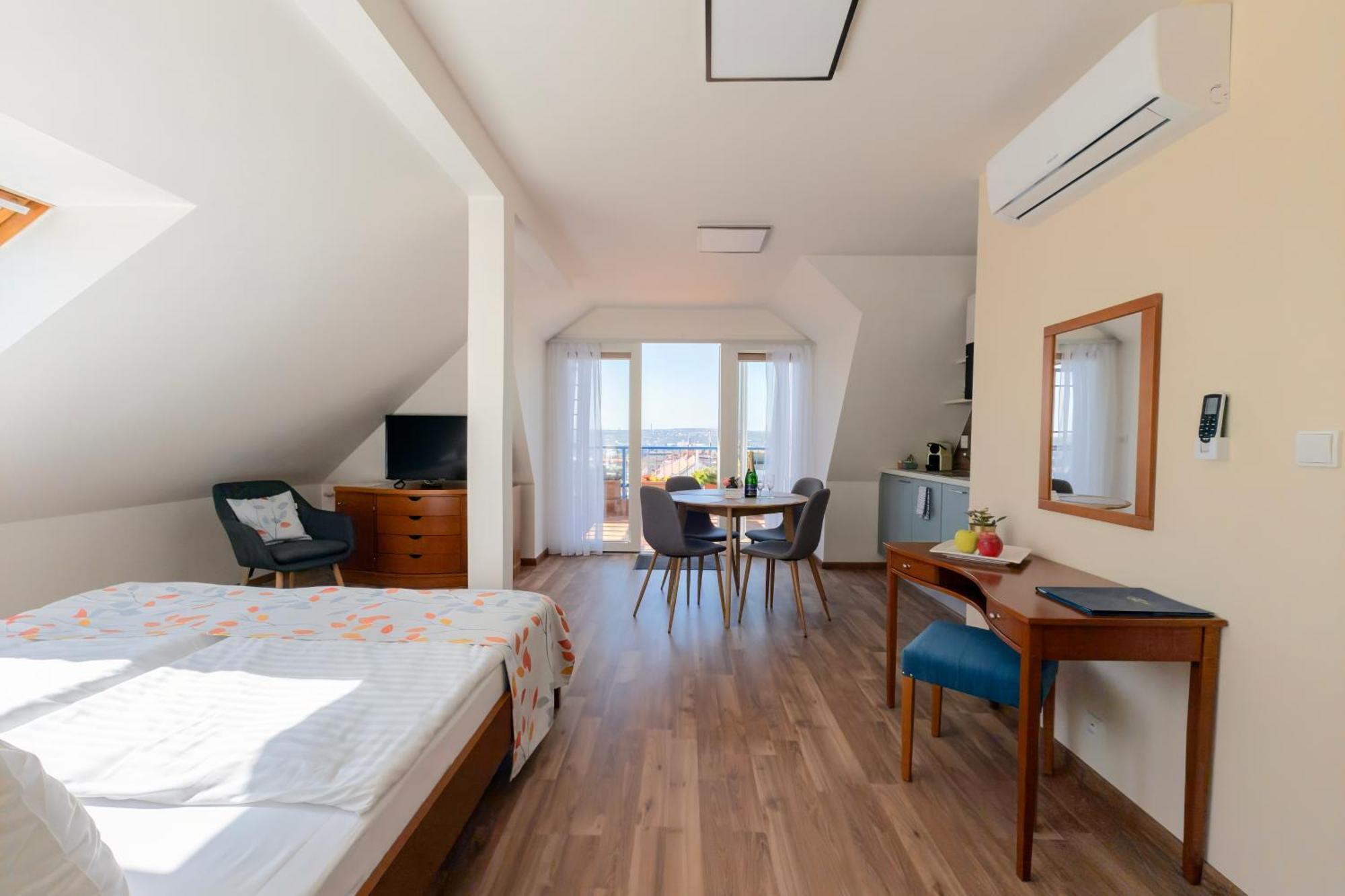Hotel Orion Prag Dış mekan fotoğraf